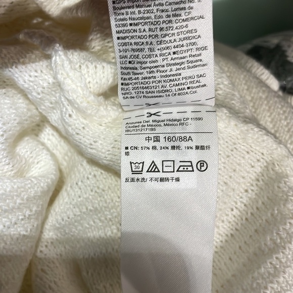 Old Navy Women's Sweater - Picture 4 of 4